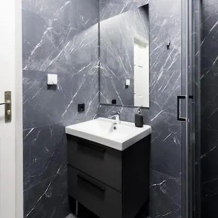 Apartmán Art Nouveau - 210 M2 *